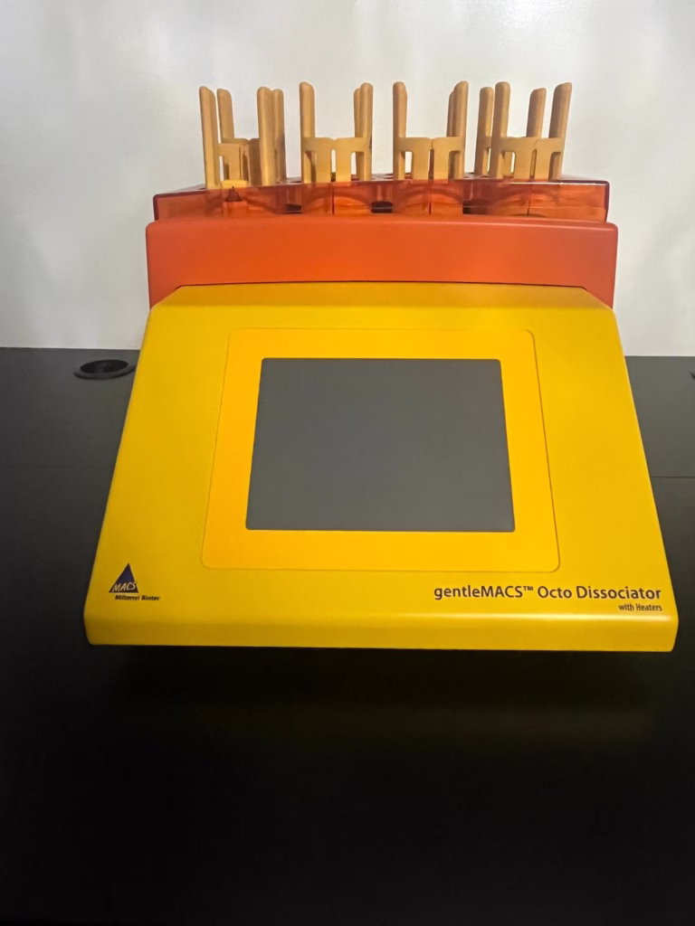 Disociador gentleMACS Octo con Calentadores